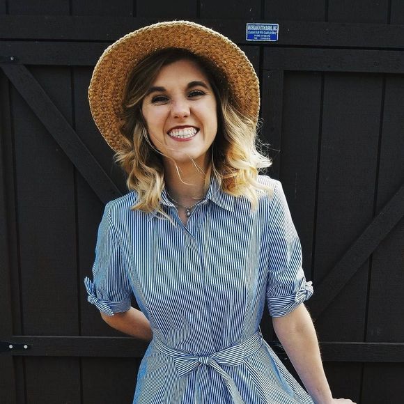 Meet your Posher, Ellie - Picture 1 of 1